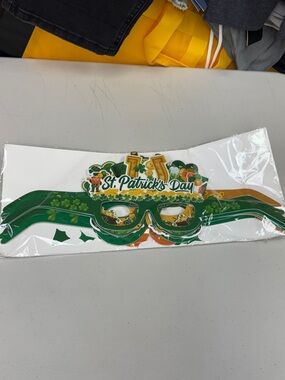 St. Patrick's Day Shamrock Party Glasses - Green 24 pack paper glasses party